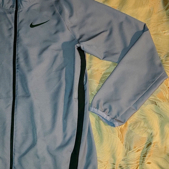 Nike Dri-Fit Jacket Size Medium Color Grey - Picture 2 of 3